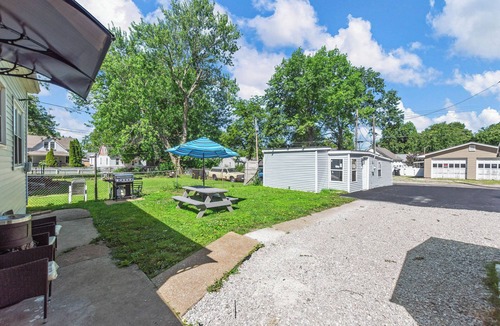 Belleville Apartment | Charming 1-bedroom Hideout in Belleville with WiFi, AC
