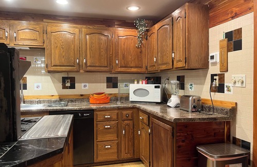 Cherry Valley Cottage | Charming 1-bedroom cottage in Cherry Valley - within walking distance to parks.