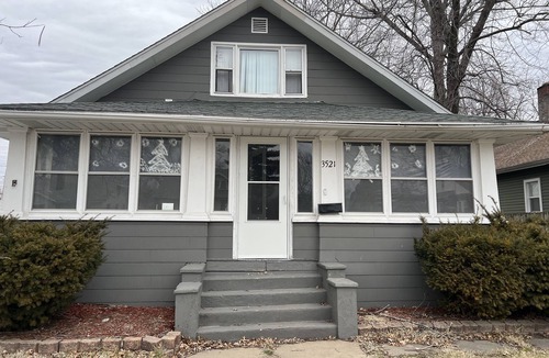 Rock Island House | Charming 1920s, pet friendly home, centrally located!