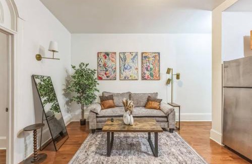 Center City West Apartment | Charming 1BR in Center City that Sleeps 4 with Fast WiFi