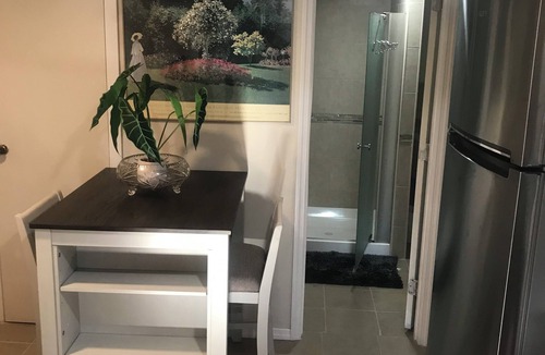 Valley Stream Apartment | Charming 2-bedroom apartment in Pleasant Valley Stream with AC, WiFi