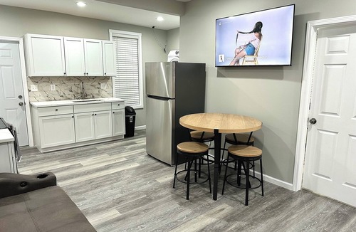 Winston-Govans Apartment | Charming 2-bedroom apartment in cool Baltimore with AC, WiFi