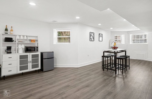 Englewood Apartment | Charming 2-bedroom apartment in fabulous Chicago with WiFi, Game Space