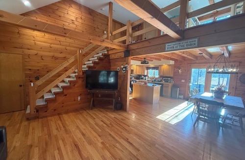 Hyde Park Cabin | Charming 2-bedroom cabin on 25 acres with loft space and full basement