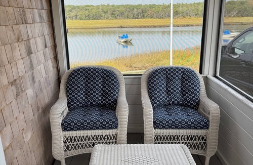 Kennebunk Cottage | Charming 2-bedroom cottage in Kennebunk with AC and deck.