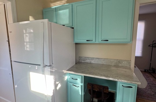 Sycamore House | Charming 2-bedroom house with WiFi, AC in adorable Sycamore