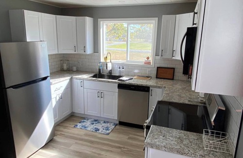 Sesser House | Charming 2-bedroom house with WiFi and AC in quaint Sesser near Rend Lake