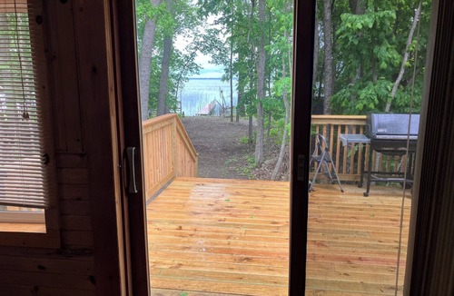 Dent Cabin | Charming 2 bedroom lake cabin