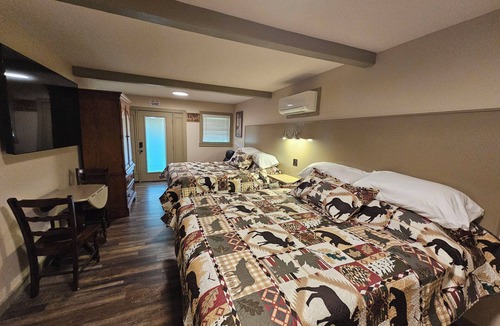 LaFayette Cabin | Charming 2-bedroom lodge with AC in LaFayette perfect for relaxing