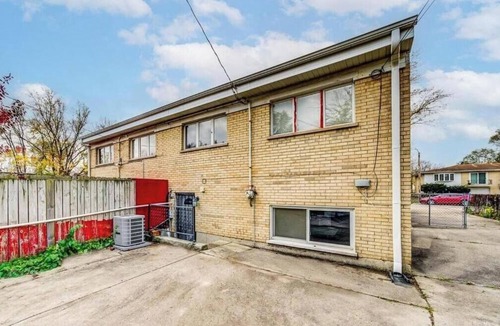 Villa Park House | Charming 2-bedroom townhome with WiFi and AC in Villa Park