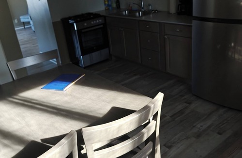 Lindenwood House | Charming 2-bedroom townhome in fabulous Normal with WiFi, AC