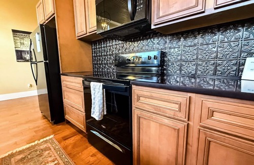 Jonesboro House | Charming 2-bedroom with AC, WiFi in lovely Jonesboro