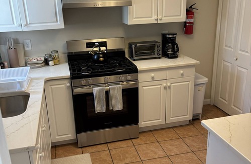 Wall House | Charming 3 BED, 2 BATH shorehouse only 8 houses to beach , boardwalk & eateries!