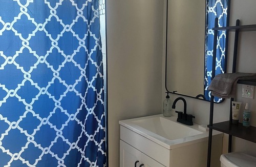 Old Norwood Park Apartment | Charming 3-bedroom apartment in the Old Norwood Park neighborhood of Chicago