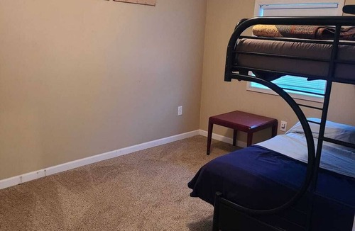 Fowler House | Charming 3-bedroom building with WiFi, AC in enjoyable West Point