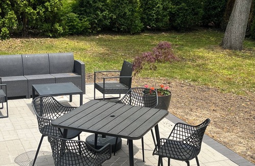 Geneva House | Charming 3-bedroom cottage with WiFi and AC in beautiful Geneva