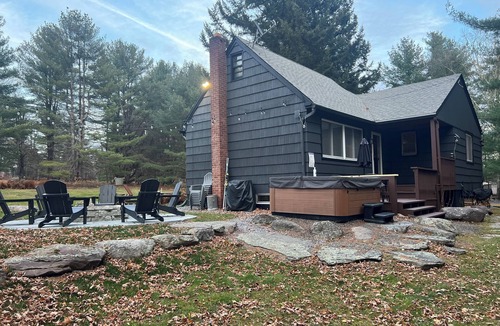 Jewett House | Charming 3-bedroom house in marvelous Hunter. Hot Tub, Pool Table, Ski, Lakes