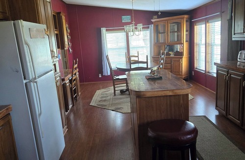 Joppa House | Charming 3-bedroom house with WiFi and AC in beautiful Joppa.