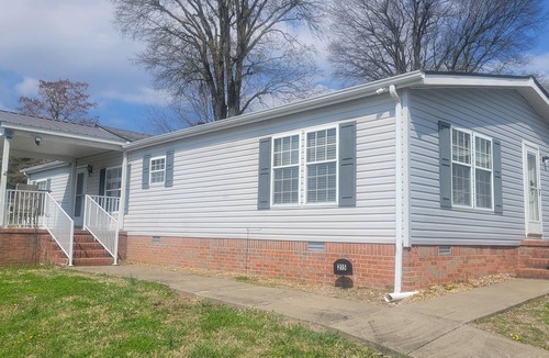 Joppa House | Charming 3-bedroom house with WiFi and AC in beautiful Joppa.