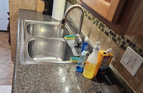 Des Plaines House | Charming 3-bedroom townhome in Pleasant Des Plaines with AC, WiFi