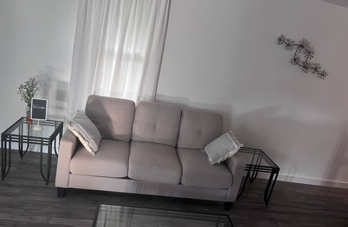 Champaign House | Charming 4-bedroom house with AC, WiFi in fabulous Urbana