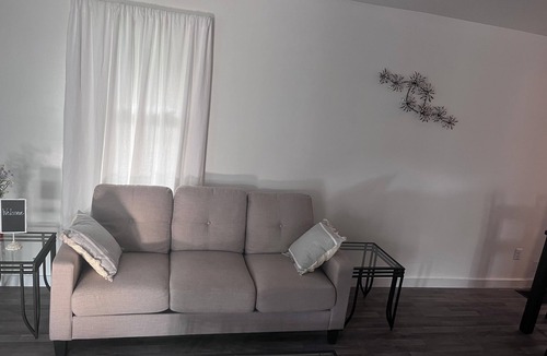 Champaign House | Charming 4-bedroom house with AC, WiFi in fabulous Urbana