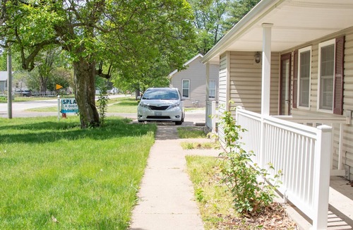 Colchester Apartment | Charming and Tranquil 1BR in Colchester, IL