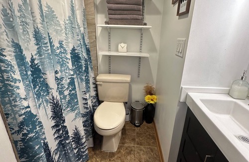 Cragin House | Charming apartment king bed with AC, WiFi