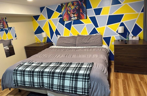 Cragin House | Charming apartment king bed with AC, WiFi