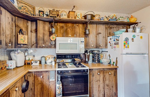 Lowder House | Charming barn-turned-home with hot tub & W/D - quiet location & dog-friendly
