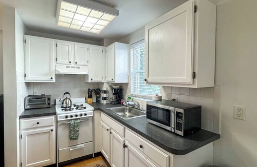 Riverside Apartment | Charming Bi-Level Townhouse near Harvard & MIT