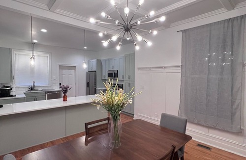 Grand Boulevard House | Charming Bronzeville Oasis