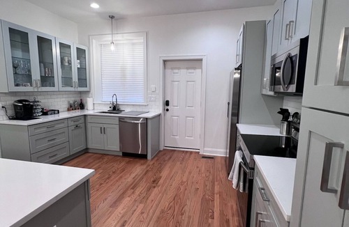Grand Boulevard House | Charming Bronzeville Oasis
