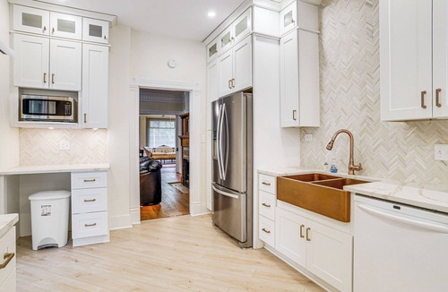 Champaign House | Charming Champaign Victorian w/Deck!