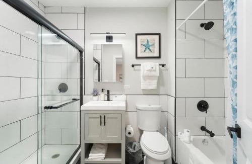 Heart of Chicago Apartment | Charming Chicago Apt