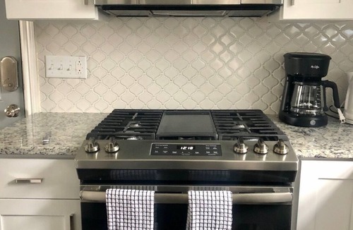 Glen Ellyn House | ✽ Charming Cottage ✽ close to College/Town/Station