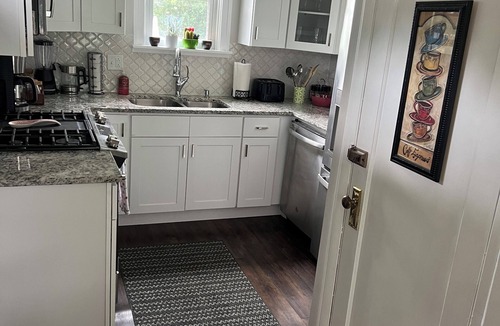 Glen Ellyn House | ✽ Charming Cottage ✽ close to College/Town/Station