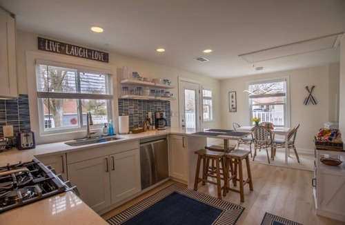 Miller Beach Cottage | Charming Cottage in Miller Beach
