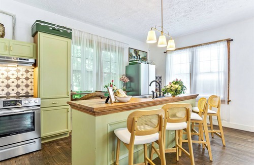 Edwardsville House | Charming Edwardsville Home: Walk to Downtown!