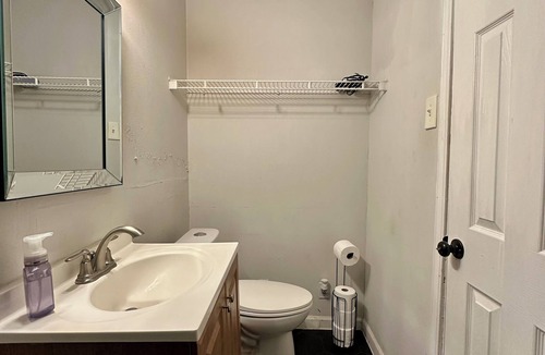 Sharpstown Apartment | Charming efficiency studio in vibrant Houston