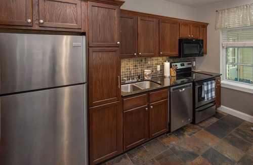 Galena House | Charming Fall Stay on Prospect St ~ Walkable 2 Downtown Galena w/Parking!