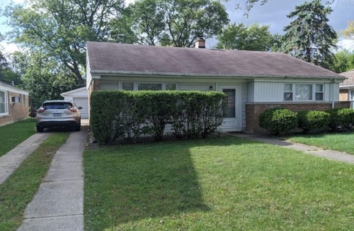 Homewood House | Charming Fully Furnished 2BD/1 BA Home in Homewood, IL