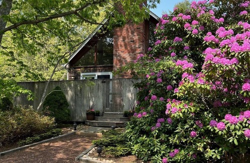 Northwest Harbor Cottage | Charming Hamptons Cape Cod - Pool, Hot Tub, Close to Harbor/Bay Beaches