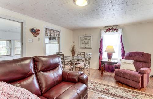 Hillsboro House | Charming Hillsboro Home Less Than 1 Mi to Downtown!