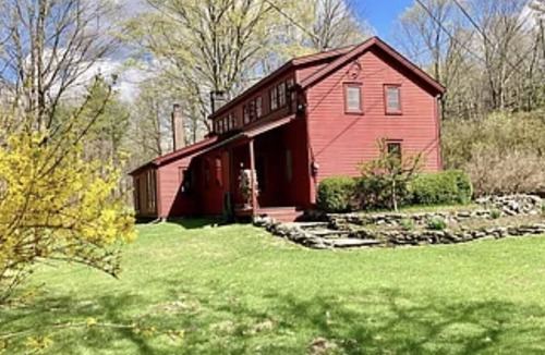 Old Chatham House | Charming historic home surrounded by woods in Old Chatham