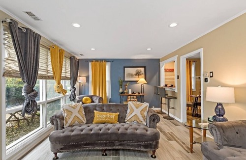 East Hazel Crest House | Charming Home with Hot Tub and Private Yard. RELAX and be at PEACE