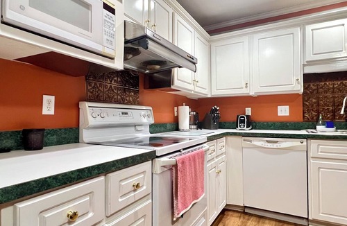 National Hills House | Charming Home with Prime Augusta Location - Walk to Augusta National!