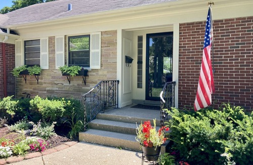 Wilmette House | Charming, light-filled 5br Wilmette home