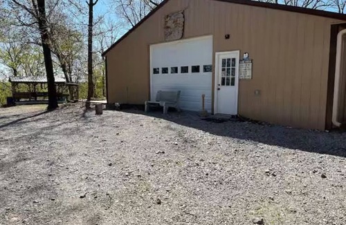 Osceola Apartment | Charming Micro Cabin 4 in the heart of the Ozarks