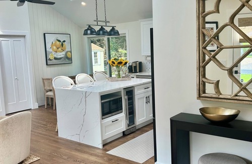 Hampton Bays Cottage | Charming Modern Cottage by the Bay and Beach - 3 bedroom/2 baths - Hampton Bays
